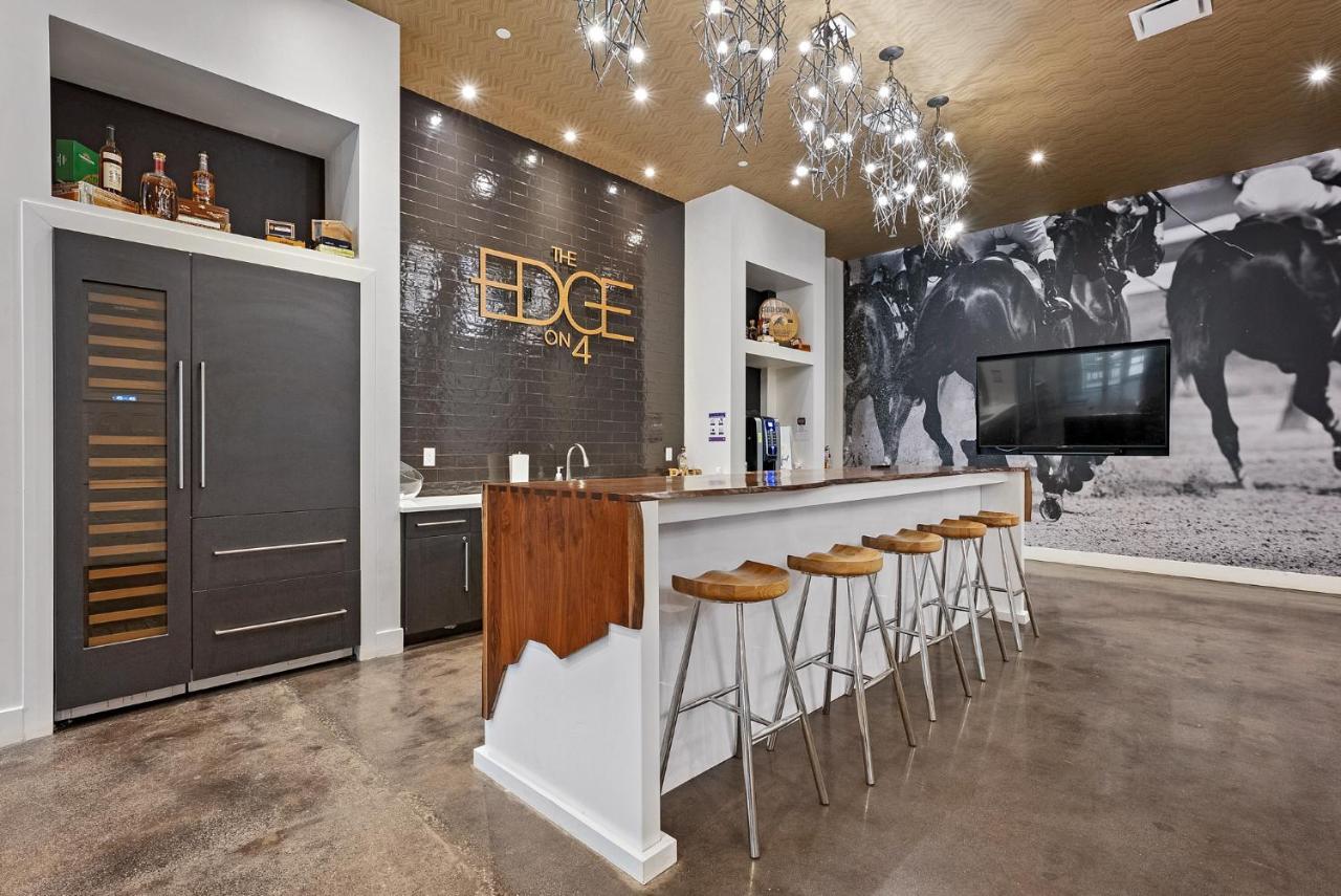 The Edge On 4th By Airriva * Louisville